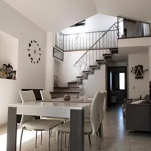 Appartamento Nel Vicoletto Del Conte, SantʼAntìoco